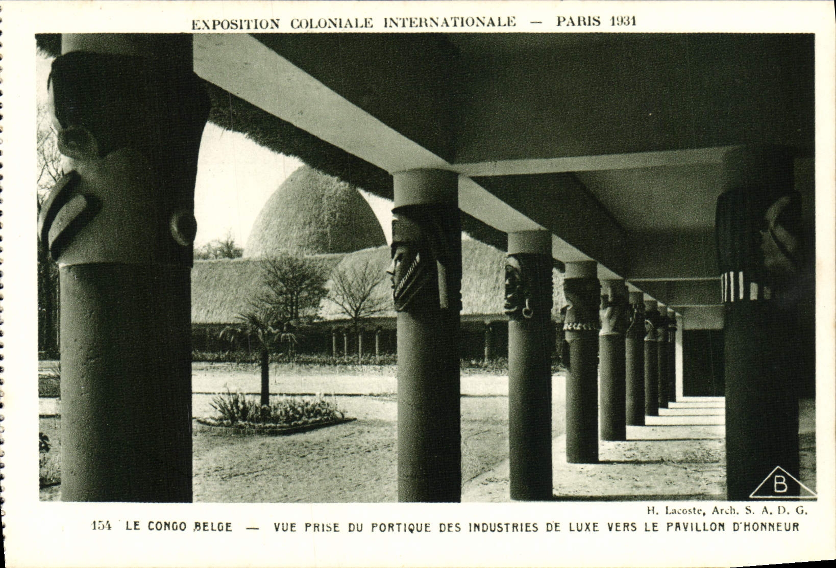 Exposition Coloniale Internationale — Paris 1931 — Le Congo Belge — Vue prise du portique des Industries de Luxe vers le Pavillon d'Honneur