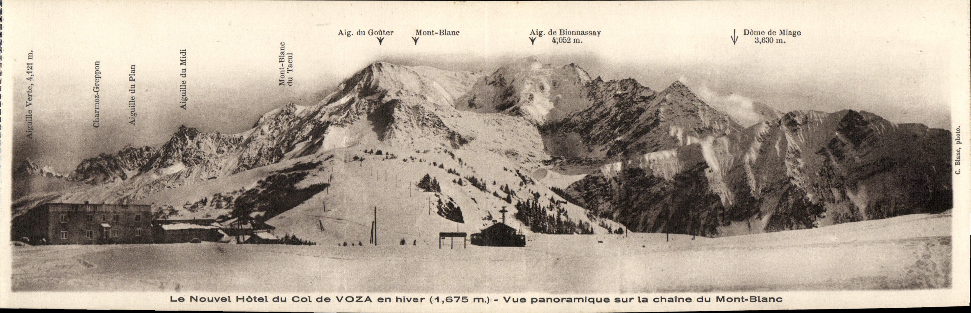 Vue panoramique sur la chaîne du Mont-Blanc — Le Nouvel Hôtel du Col de VOZA en hiver (1,675 m.) — C. Blaise, phot.