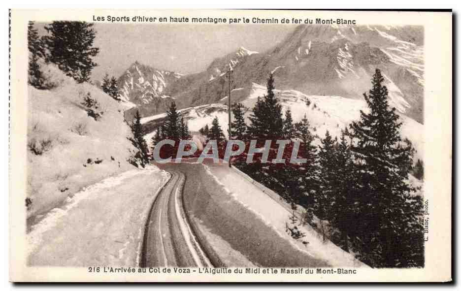 CPA Les Sports d'Hiver Montagne Par le Chemin de Fer du Mont Blanc L'arrivee au col de Voza