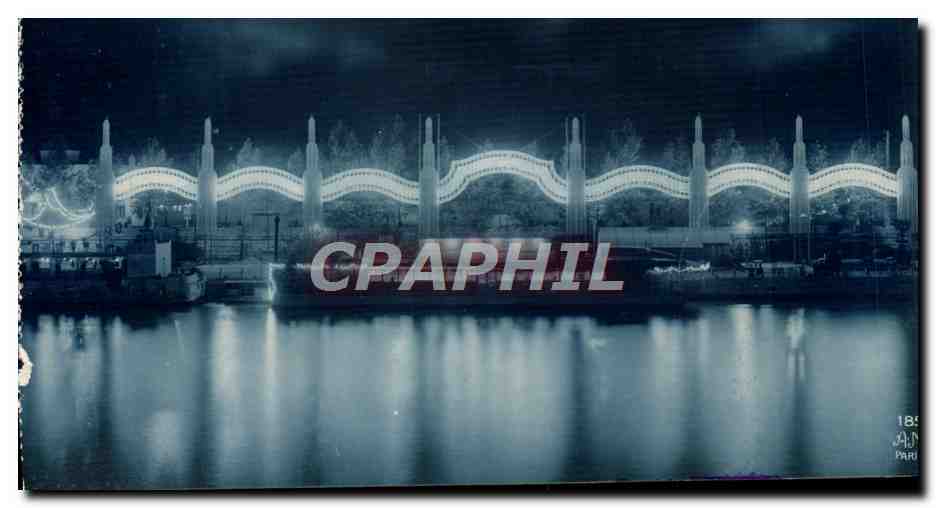 Vue nocturne d'un pont illuminé — CPAPHIL — n°185 — Paris