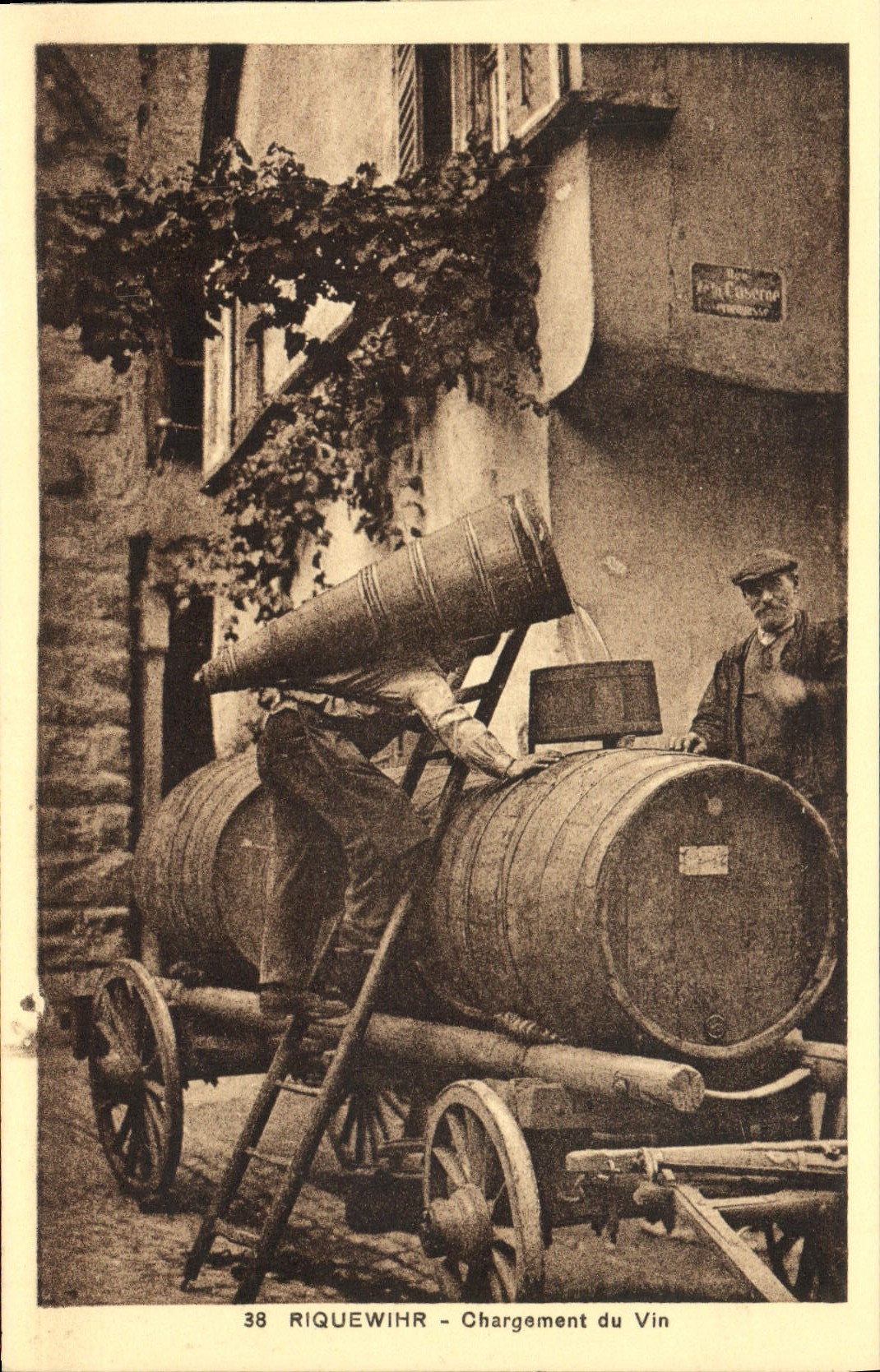 Riquewihr — Chargement du Vin — Éditeur : Pin Cusserat, n° 38