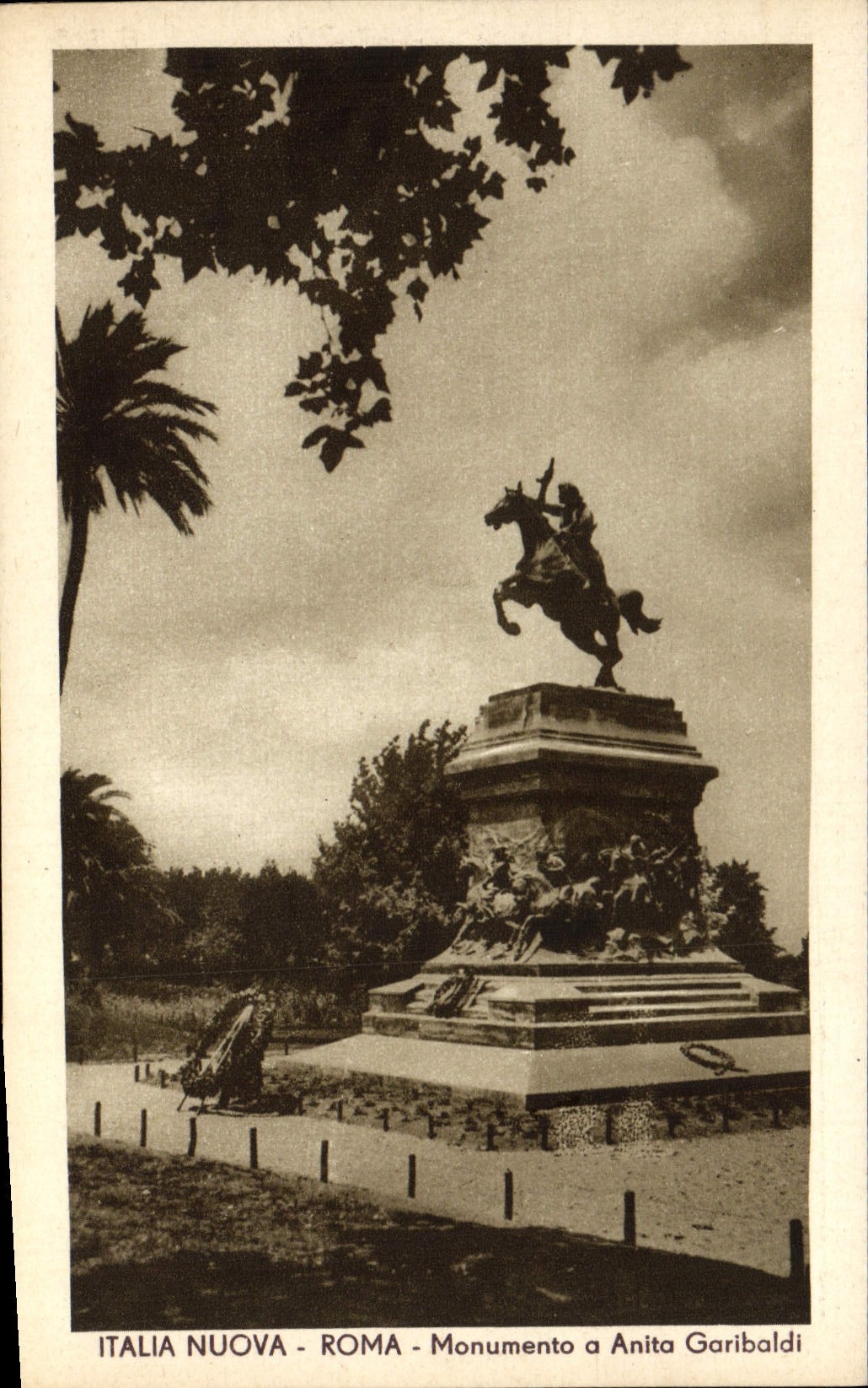 CPA Italia Nuova Roma Monumento a Anita Garibaldi