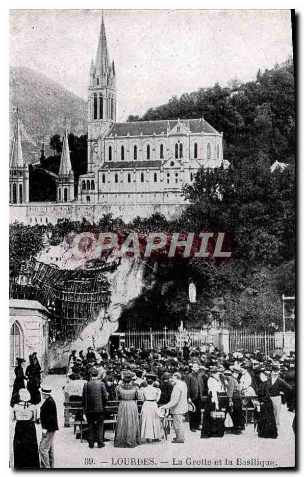 CPA Lourdes La Grotte et la Basilique