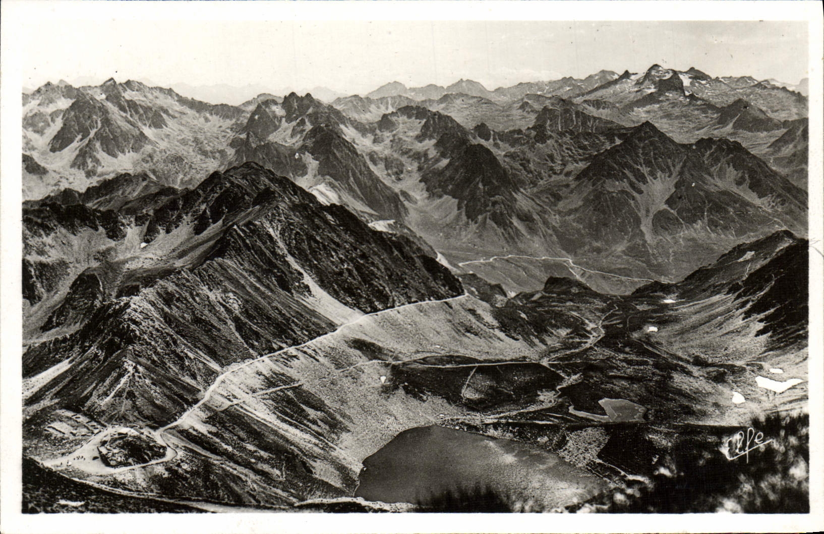Pic du Midi — Panorama pris du terminus de la route à 2640 m — Édition Labouche, Toulouse