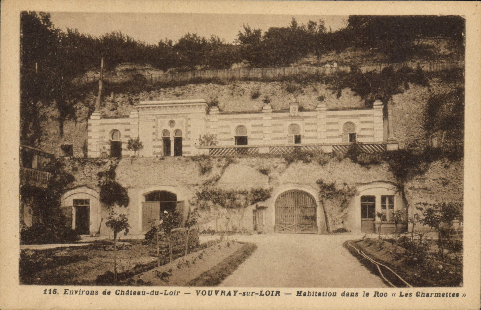 CPA Environs De Chateau Du Loir Vouvray Sur Loir Habitation dans le roc Les Charmettes