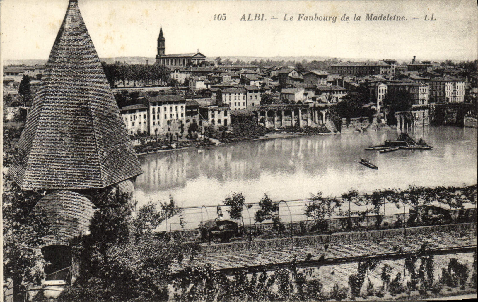 CPA Albi Le Faubourg De La Madeleine