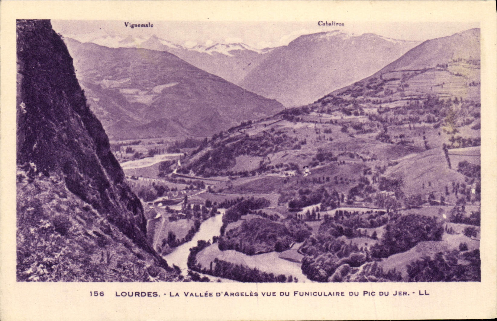 Lourdes - La Vallée d'Argelès vue du funiculaire du Pic du Jer — LL, n° 156