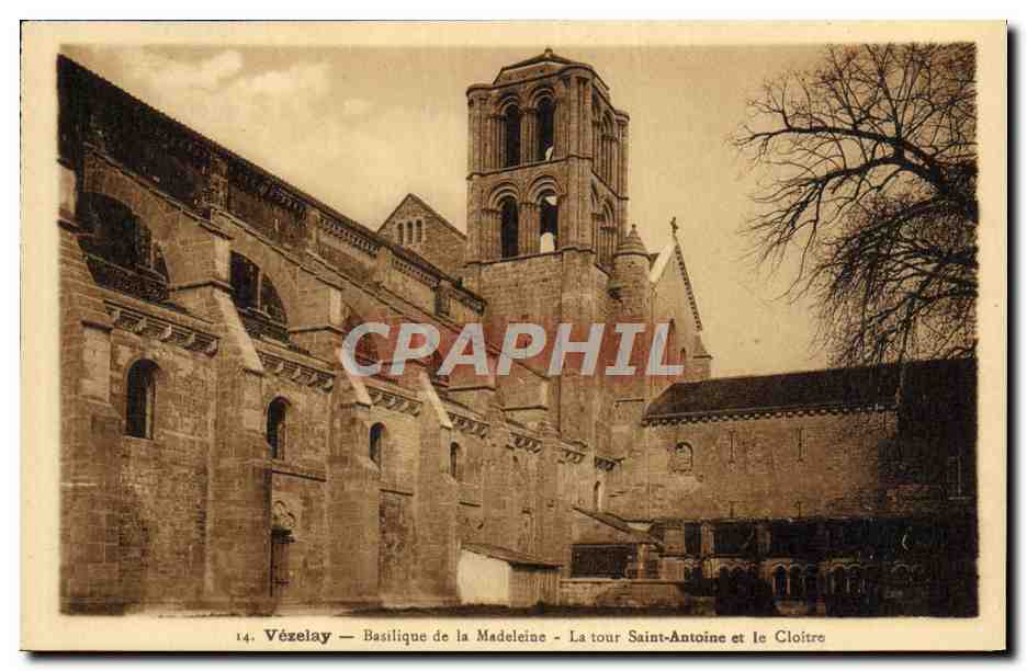 Vézelay — Basilique de la Madeleine — La tour Saint-Antoine et le Cloître