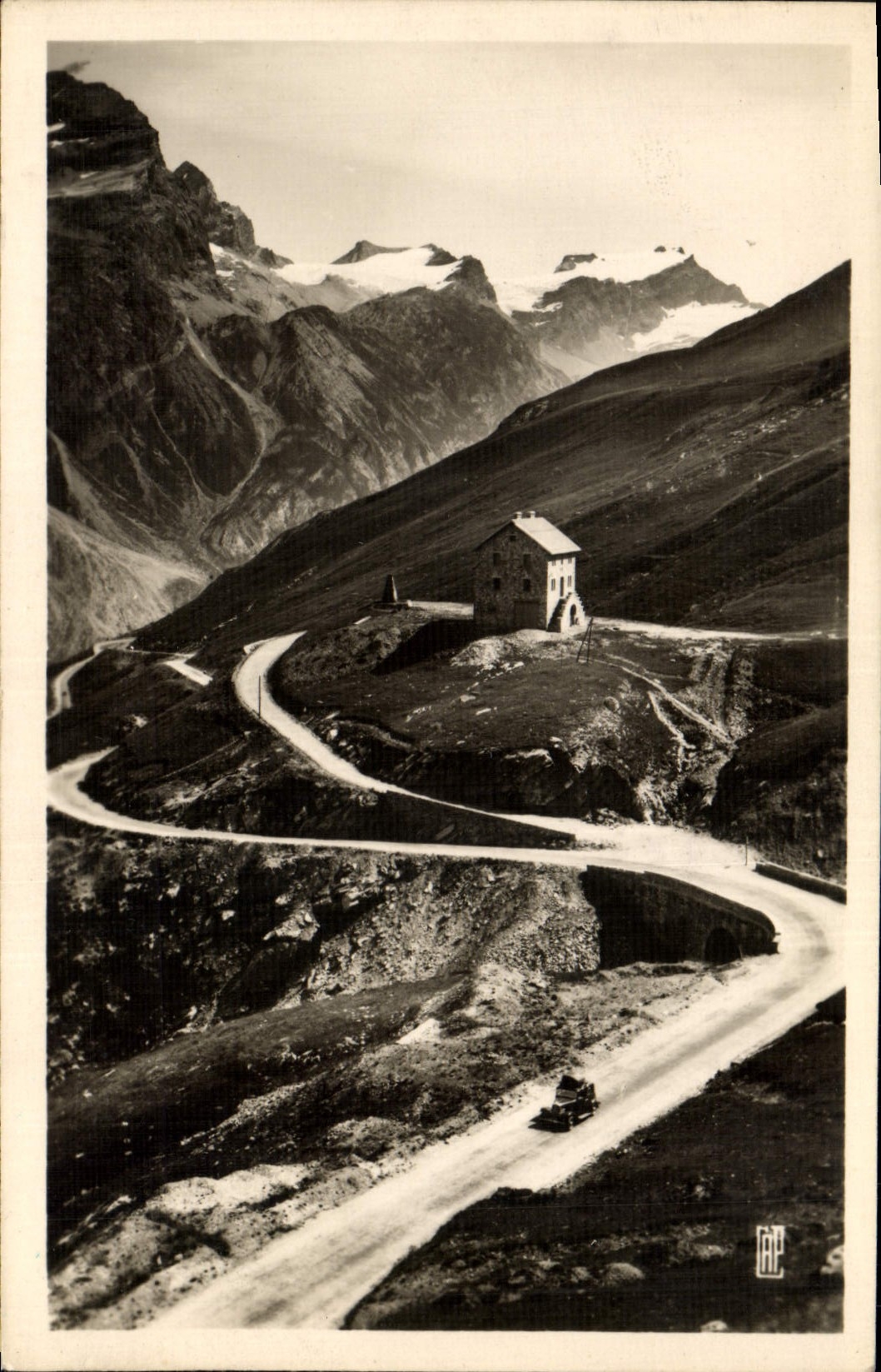 CPM La Tarentaise Val d'Isere Route Du Col De l'Iseran Et Maison Cantonniere