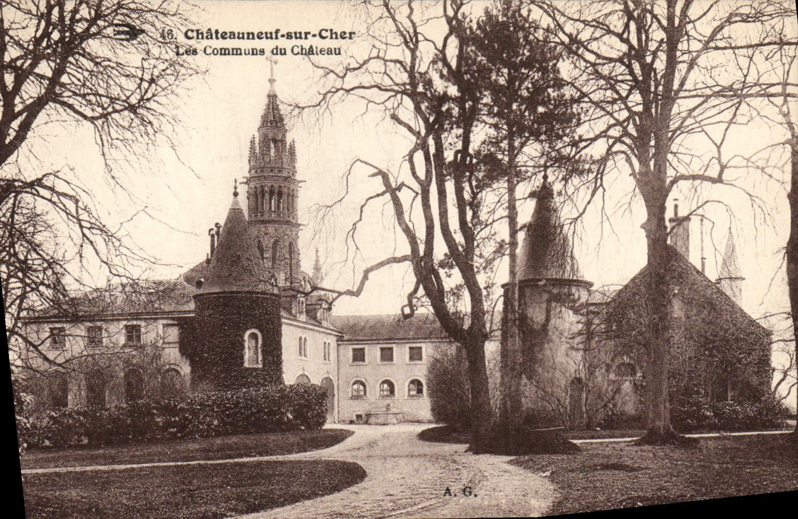 Châteauneuf-sur-Cher — Les Communs du Château — A.G.