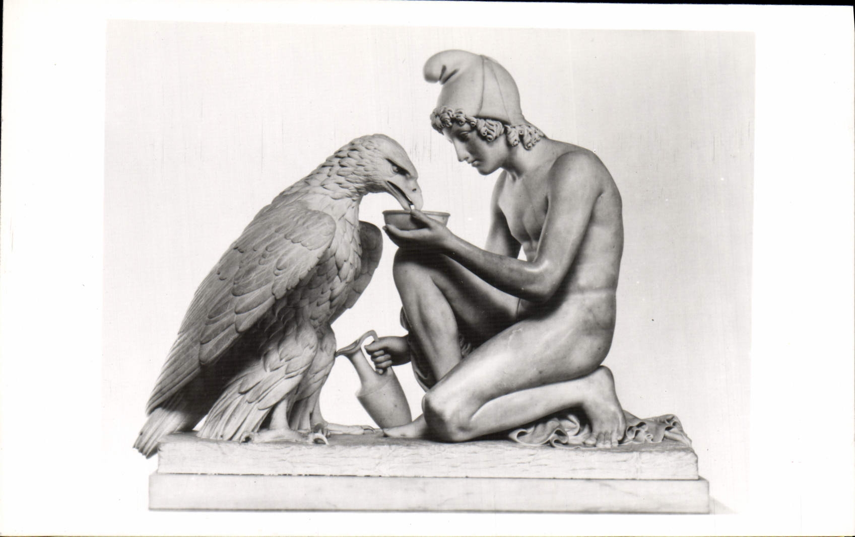 CPA Kobenhavn Thorvaldsons Museum Thorvaldsen Ganymedes med Jupiters Orn Aigle Rapace
