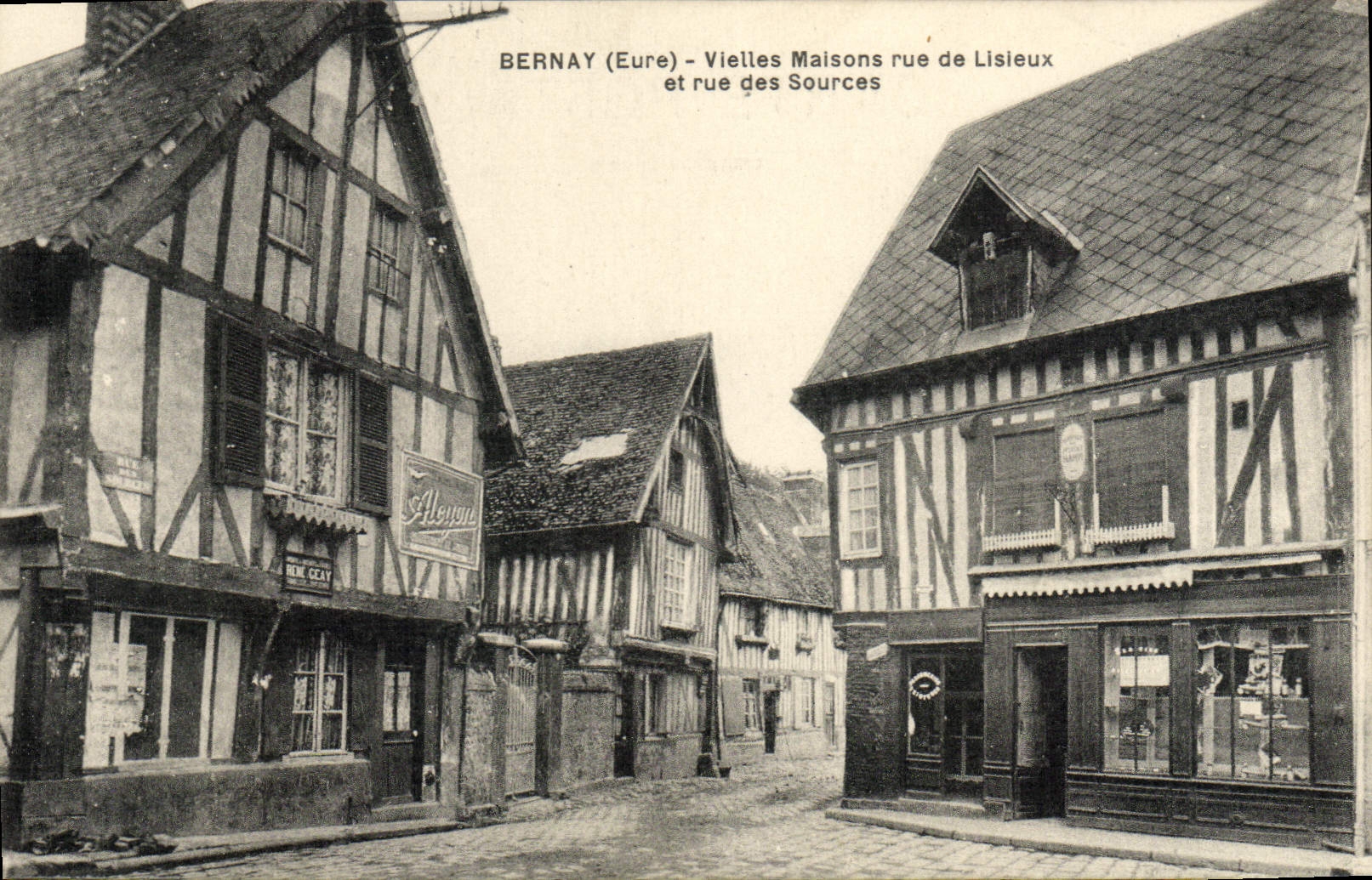 Bernay (Eure) — Vieux Maisons rue de Lisieux et rue des Sources — Éditeur : R. Cey
