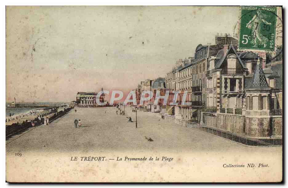 CPA Le Treport La Promenade de la Plage