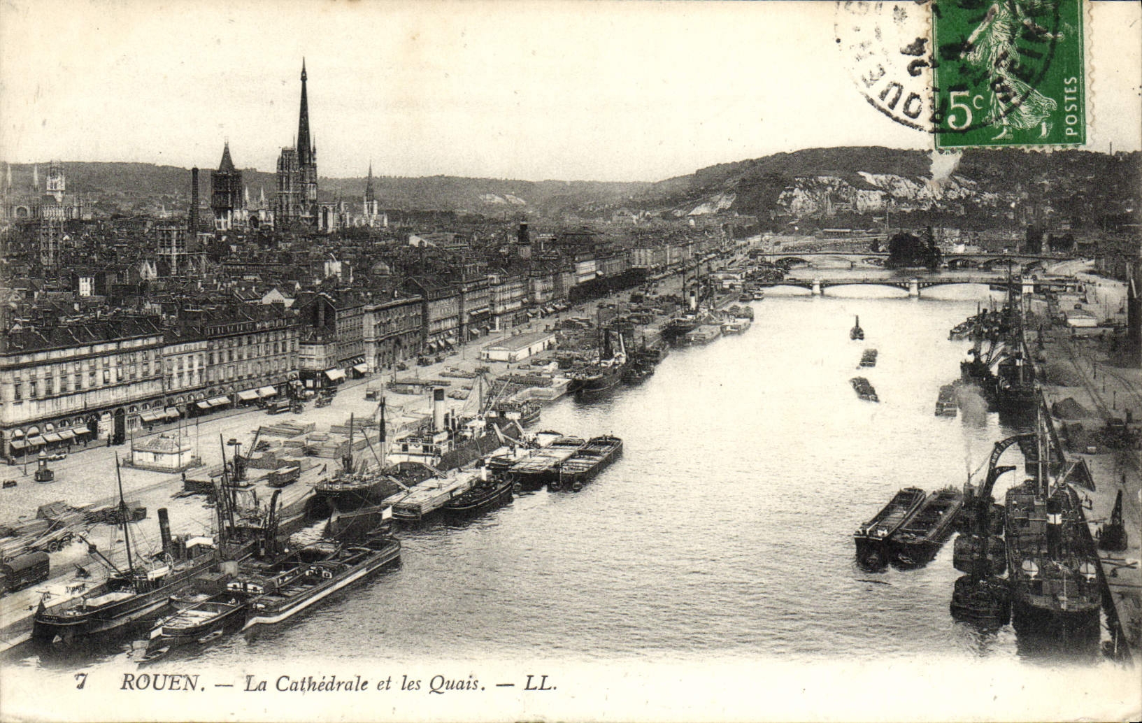 CPA Rouen La Cathedrale et les Quais Bateaux