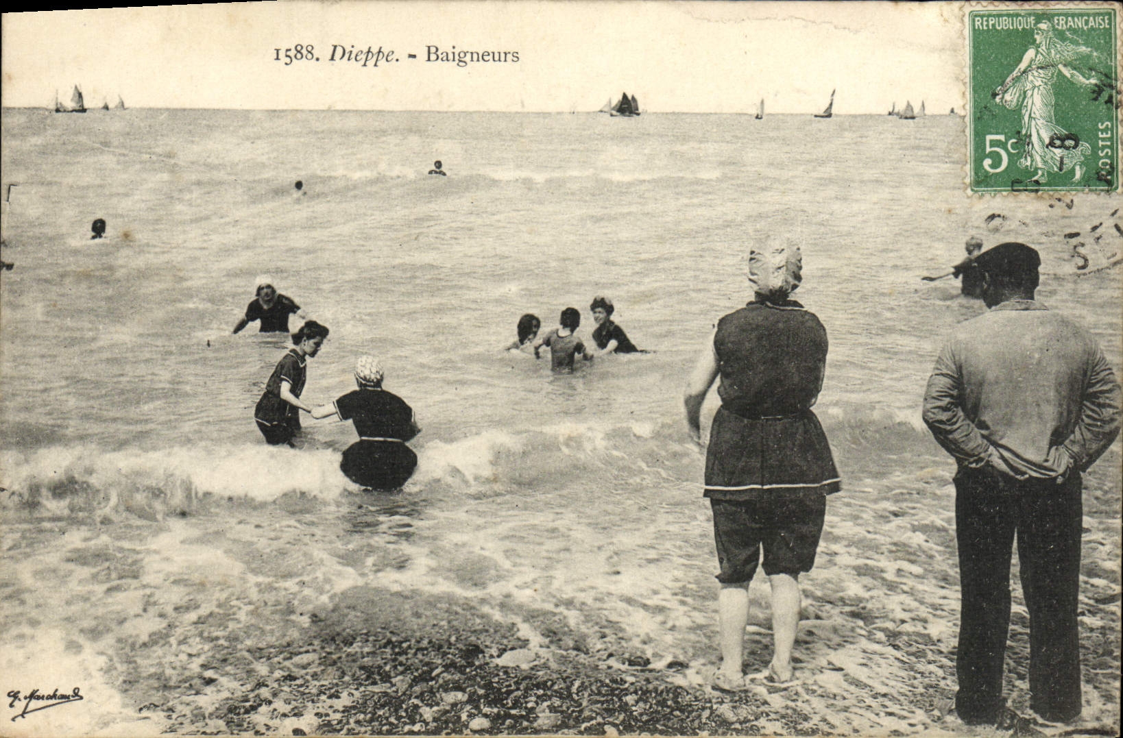 CPA Dieppe Baigneurs Maillot de bain Folklore
