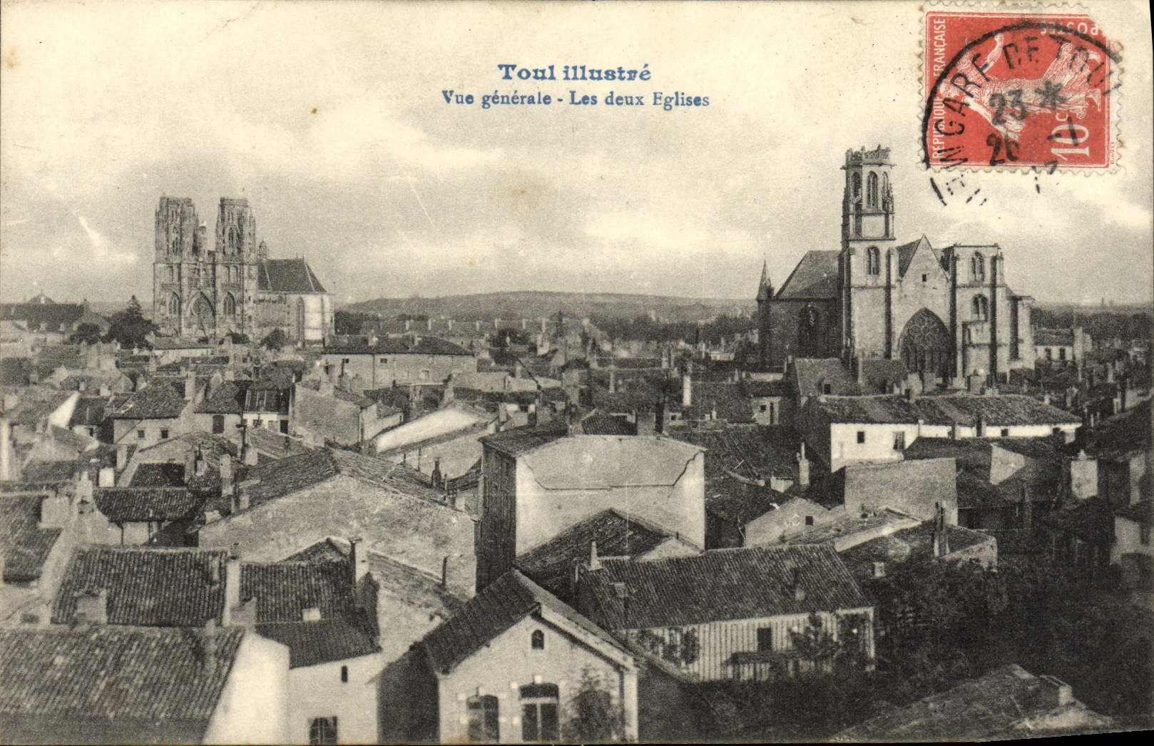 CPA Toul illustre Vue Generale Les deux eglises