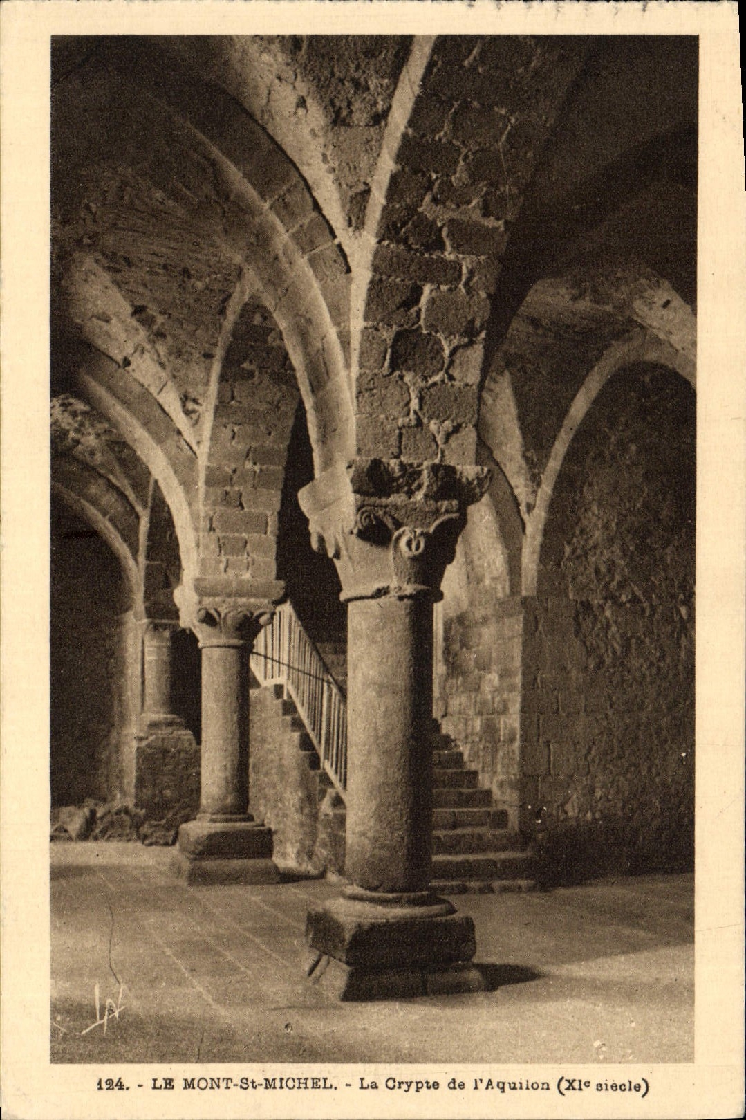 CPA Le Mont St Michel La Crypte de l'Aquilon 