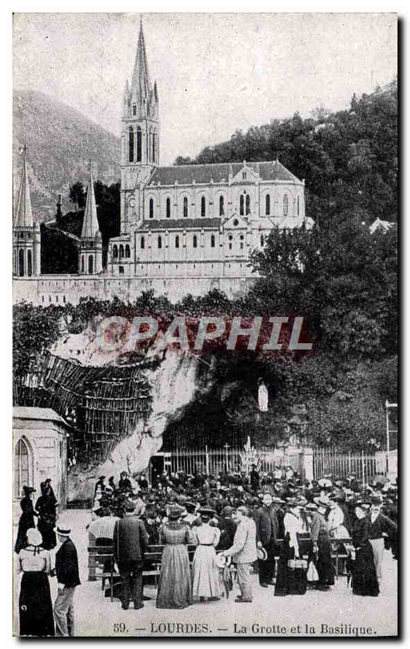 CPA Lourdes La Grotte et la Basilique