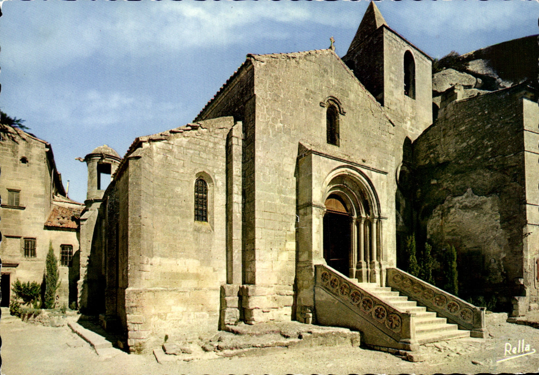 Les Baux-de-Provence — Église Saint-Vincent du XIIe siècle, petit campanile du XVIe siècle appelé Lanterne des Morts — Éditions Rella, Nice