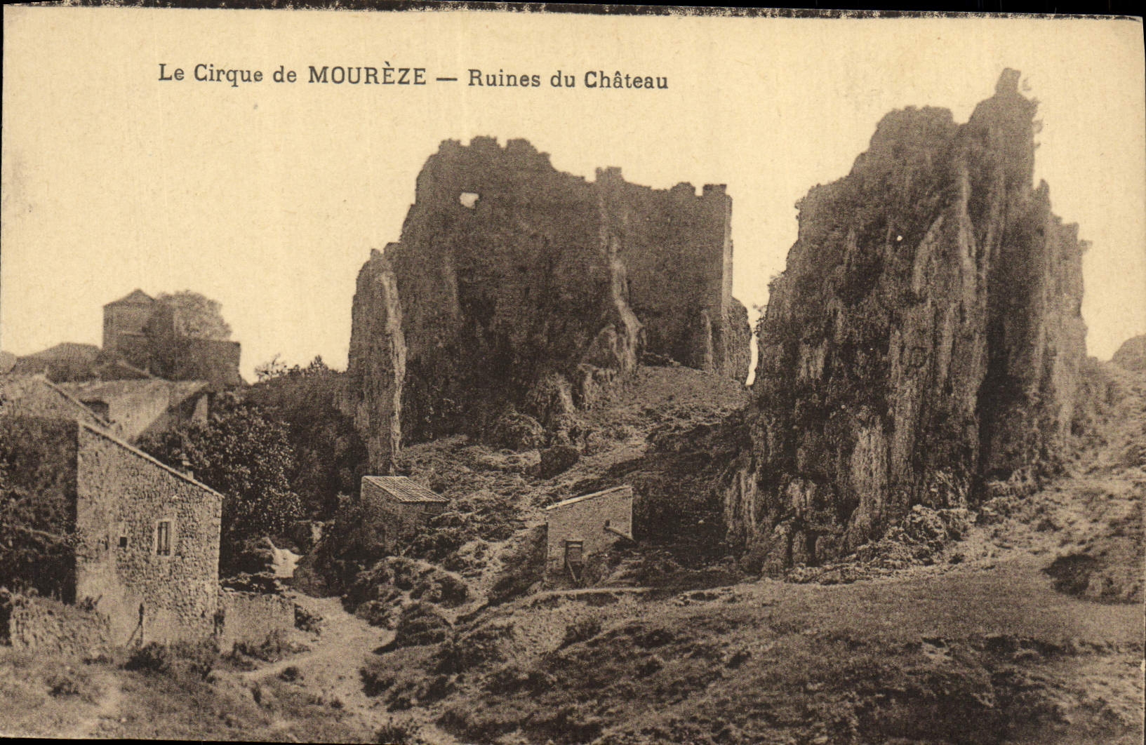 CPA Le Cirque de Moureze Ruines du Chateau 