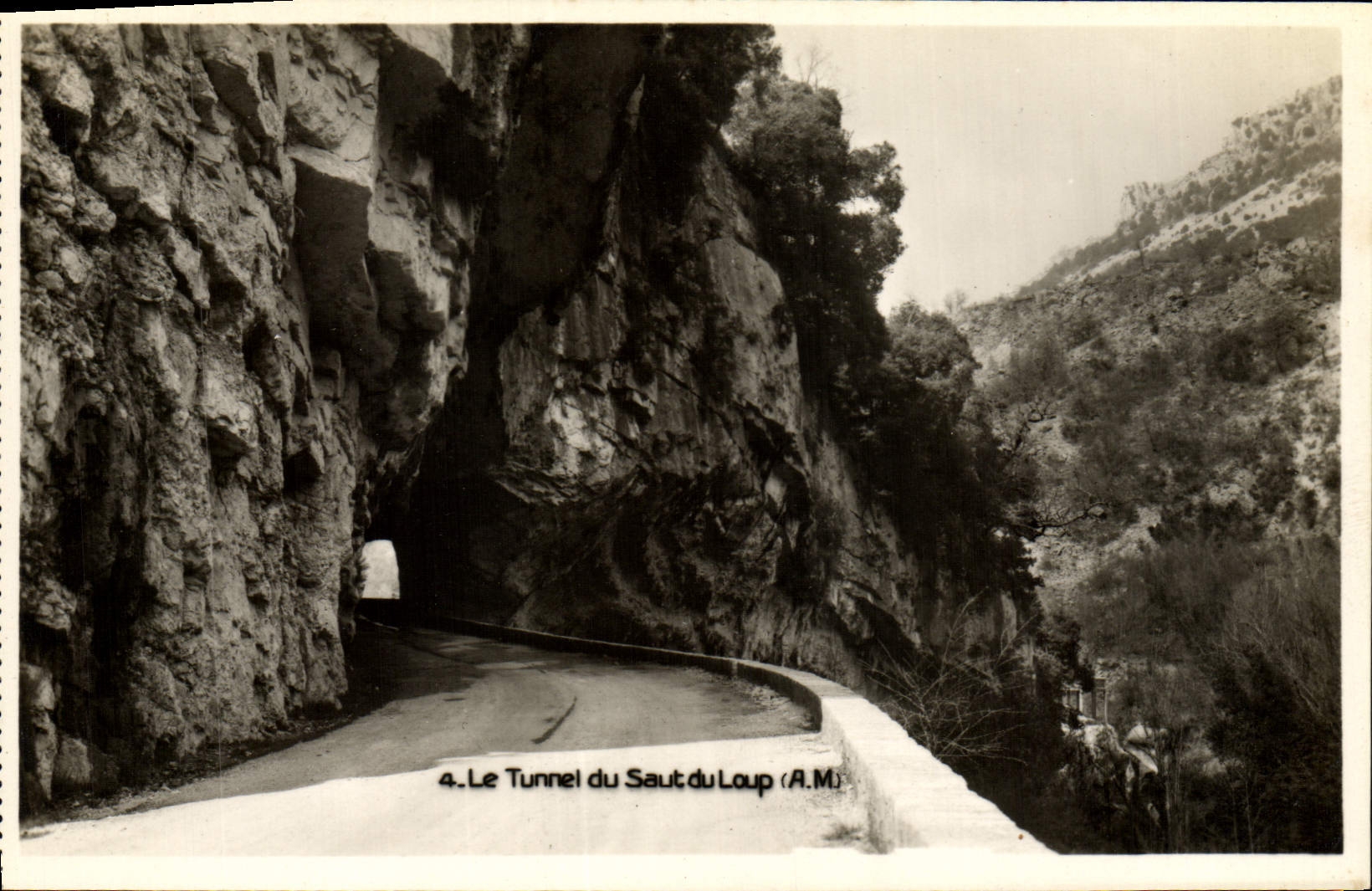 CPM Le Tunnel du Saut du Loup 