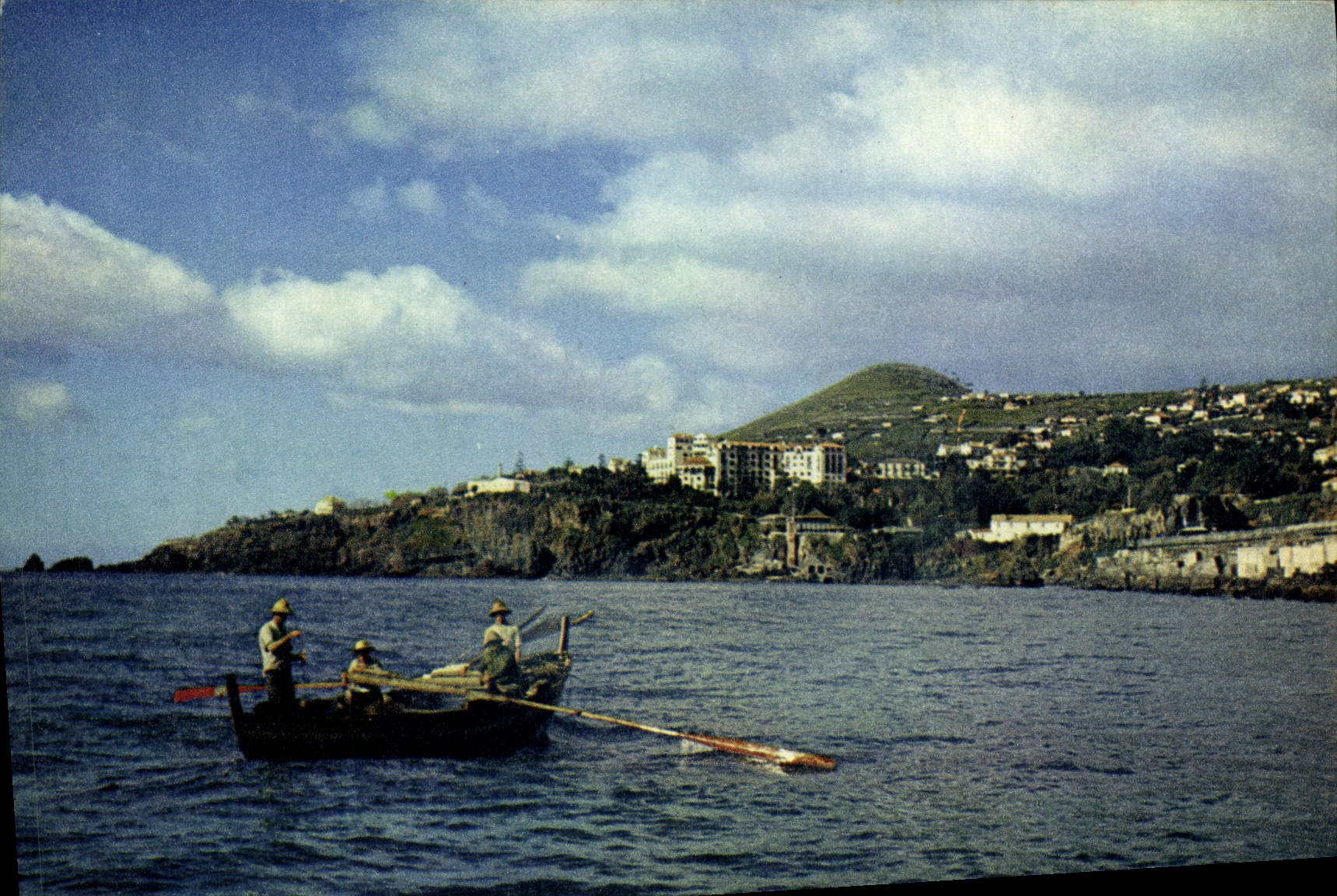 Bateau de pêche madeiran — Funchal, Madère — J. Arthur Dixon, Ltd.