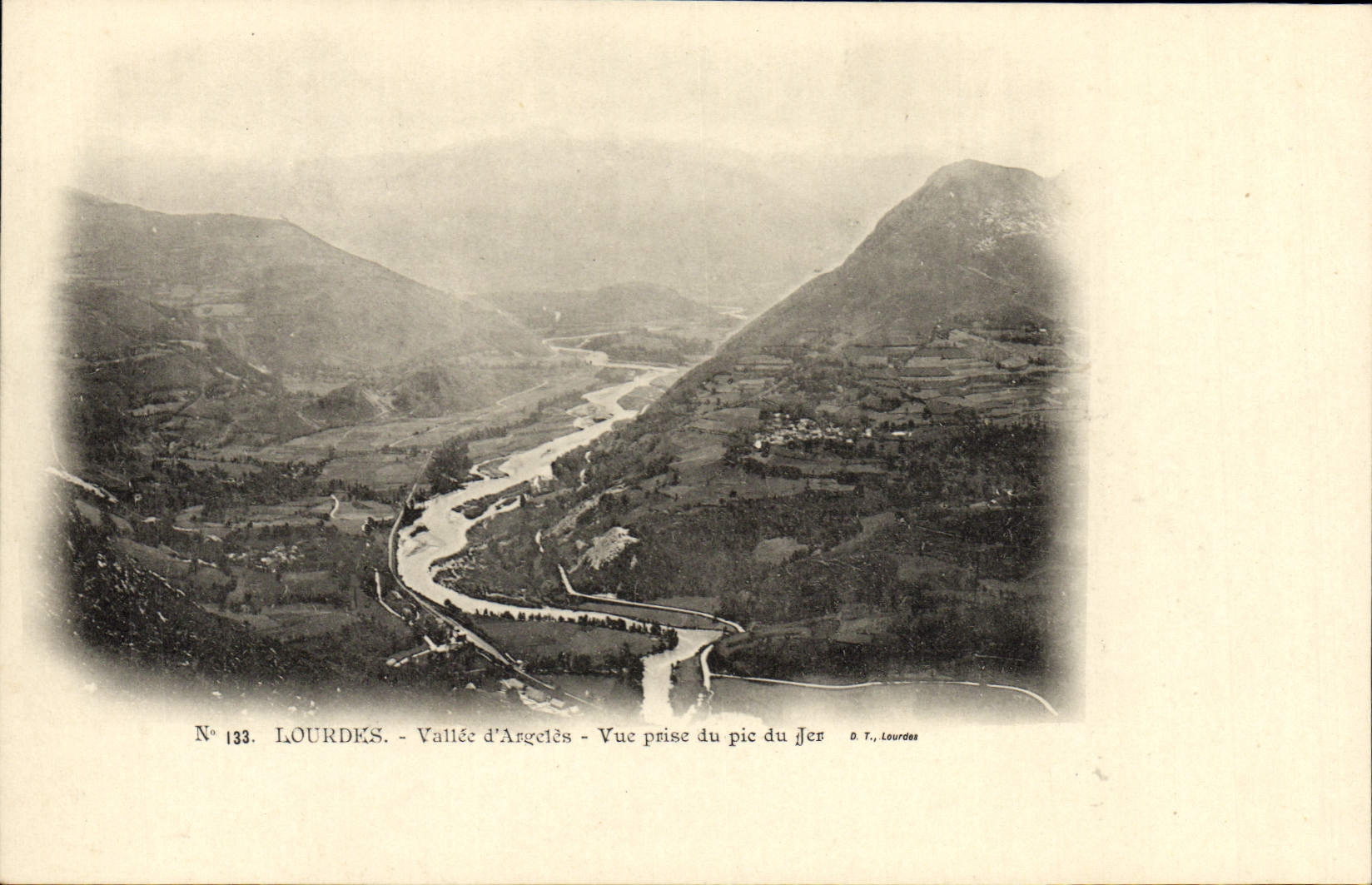 CPA Lourdes Vallee d'Argeles Vue Prise Du Pic Du Jer
