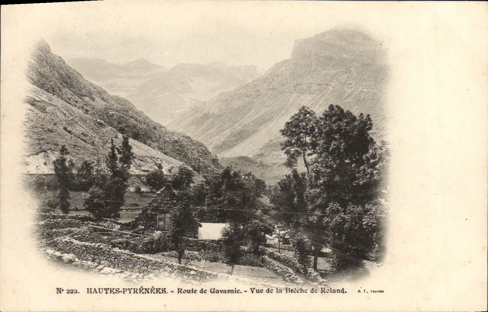 CPA Hautes Pyrenees Route De Gavarnie Vue De La Breche De Roland