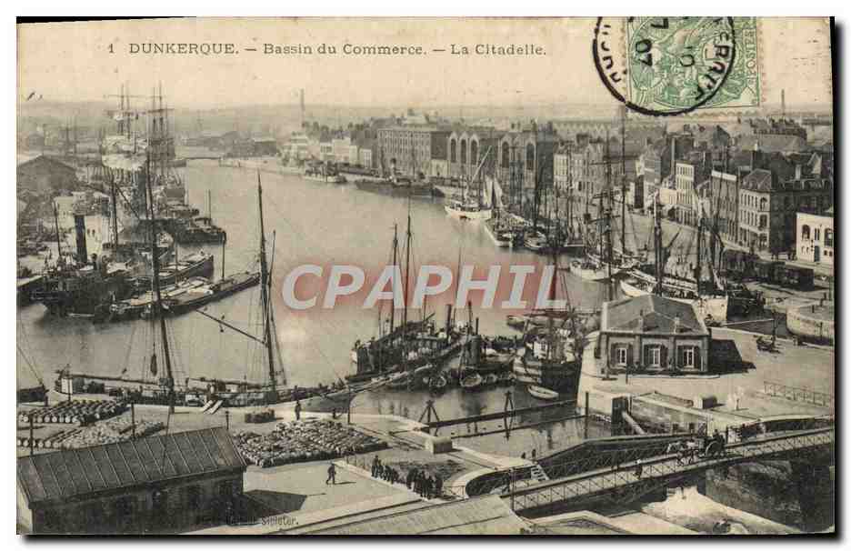 CPA Dunkerque Bassin Du Commerce La Citadelle Bateaux