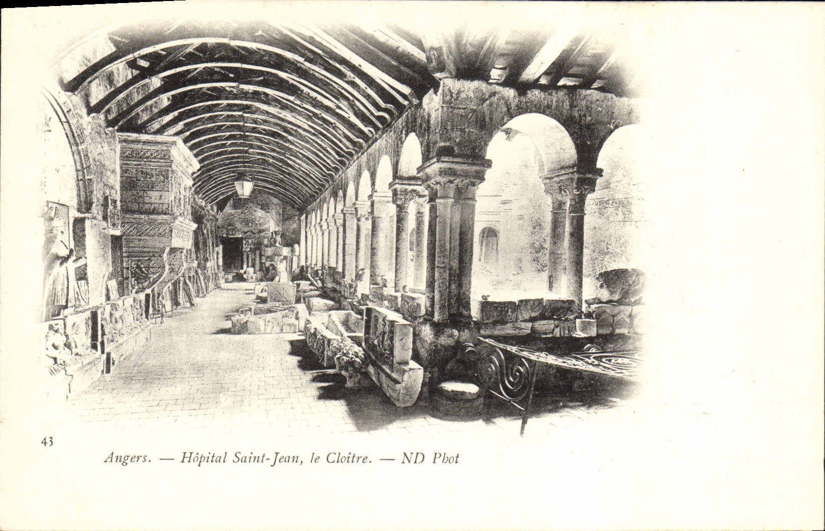 CPA Angers Hopital Saint Jean le Cloitre 