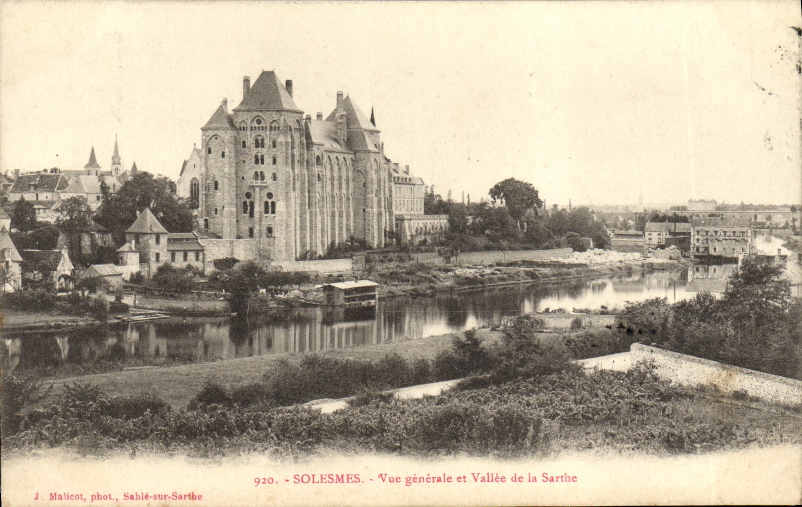 CPA Solesmes Vue Generale et Vallee de la Sarthe