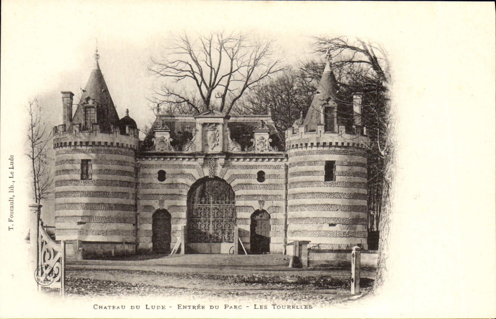 CPA Chateau de Lude Entree du parc Les tourelles