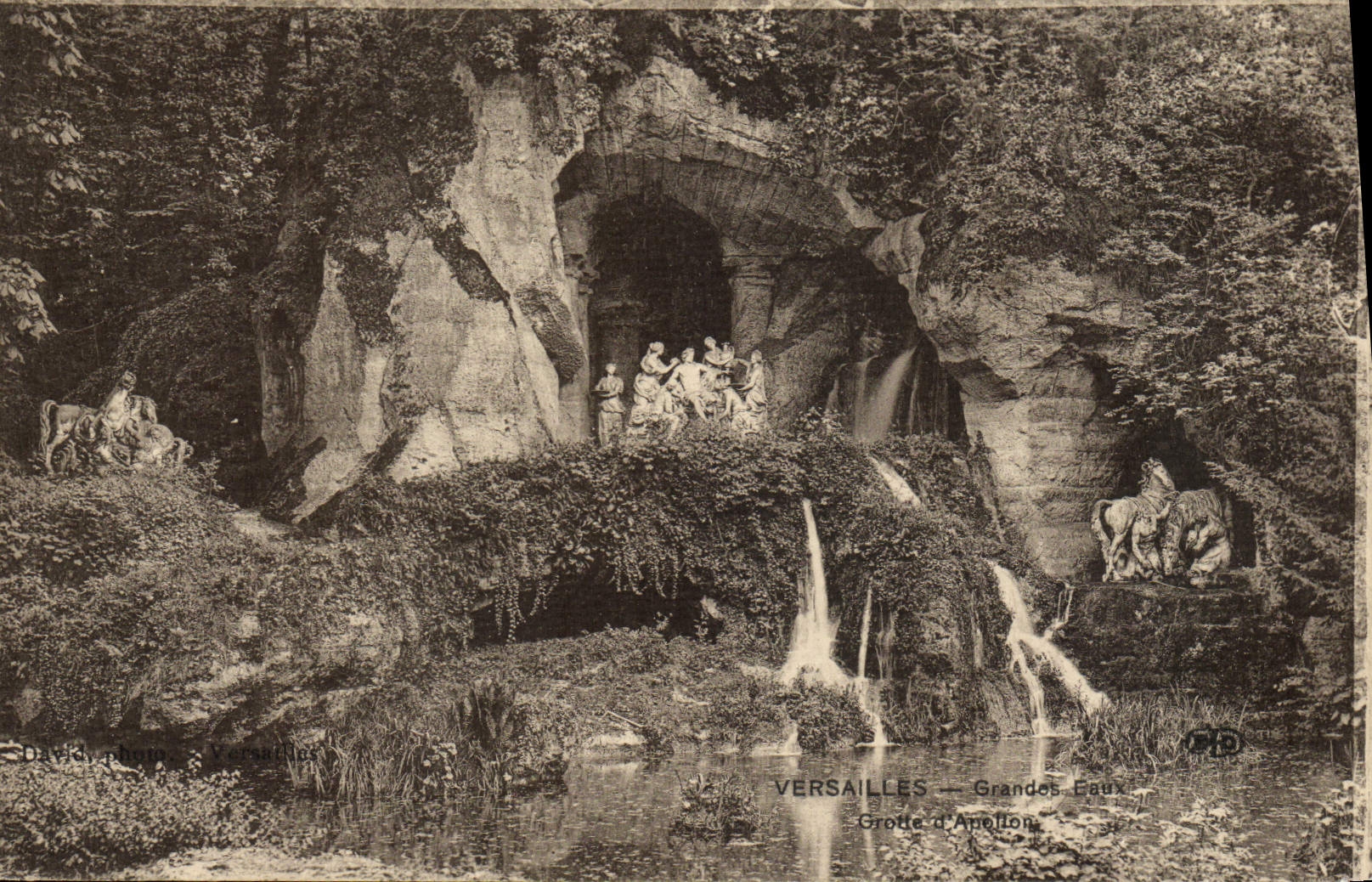CPA Versailles Grandes Eaux Grotte d'Apollon