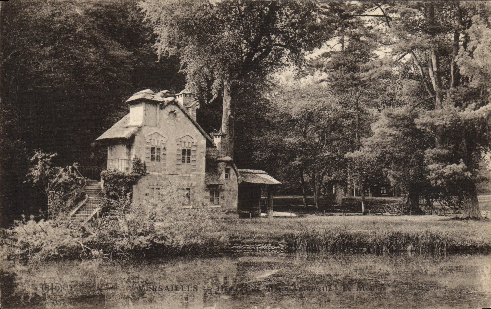 CPA Versailles Hameau de Marie Antoinete Le moulin