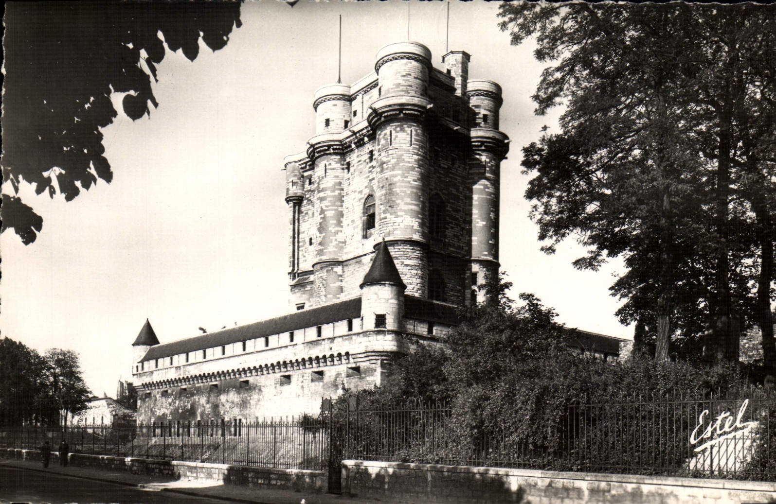 Vincennes — Le Donjon du Château — Estel - Anverso