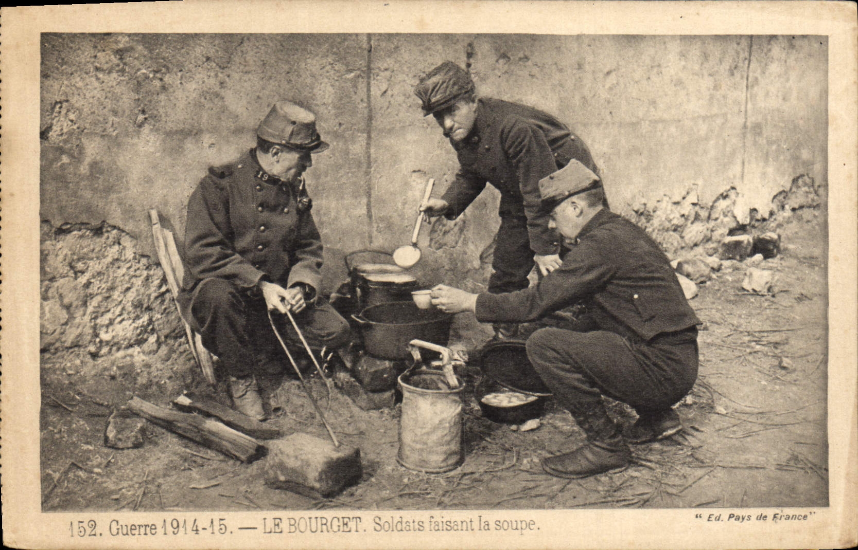 CPA Le Bourget Soldats Faisant la Soupe Militaria
