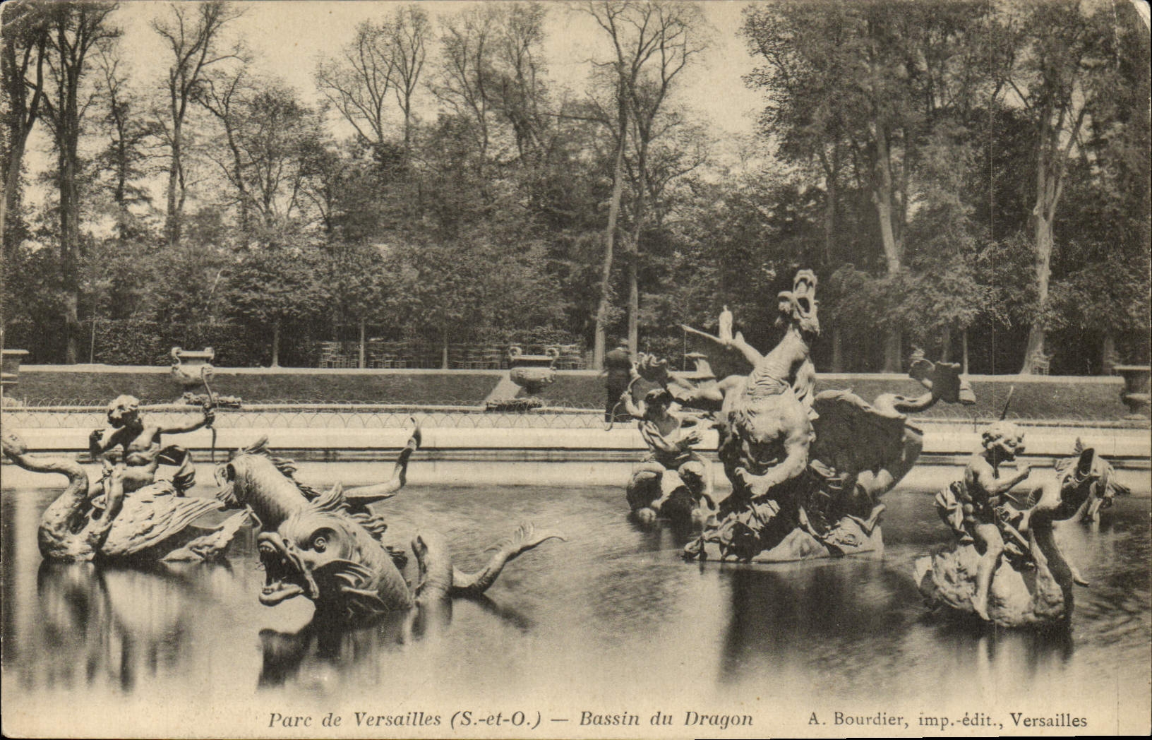 Versailles Park (S.-et-O.) — Dragon Basin — A. Bourdier, publisher, Versailles