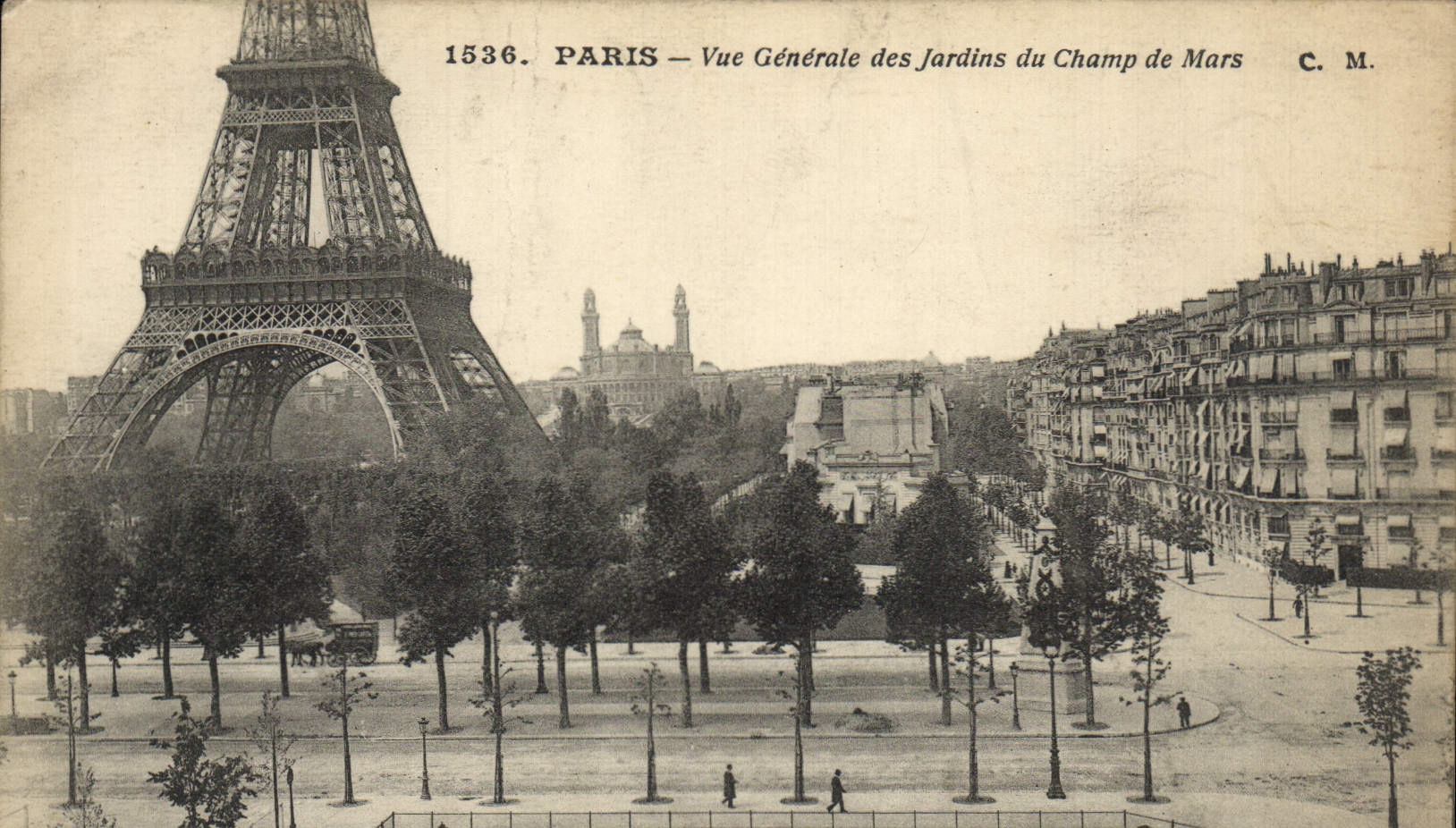 CPA Paris Vue Generale Des Jardins Du Champ De Mars Tour Eiffel