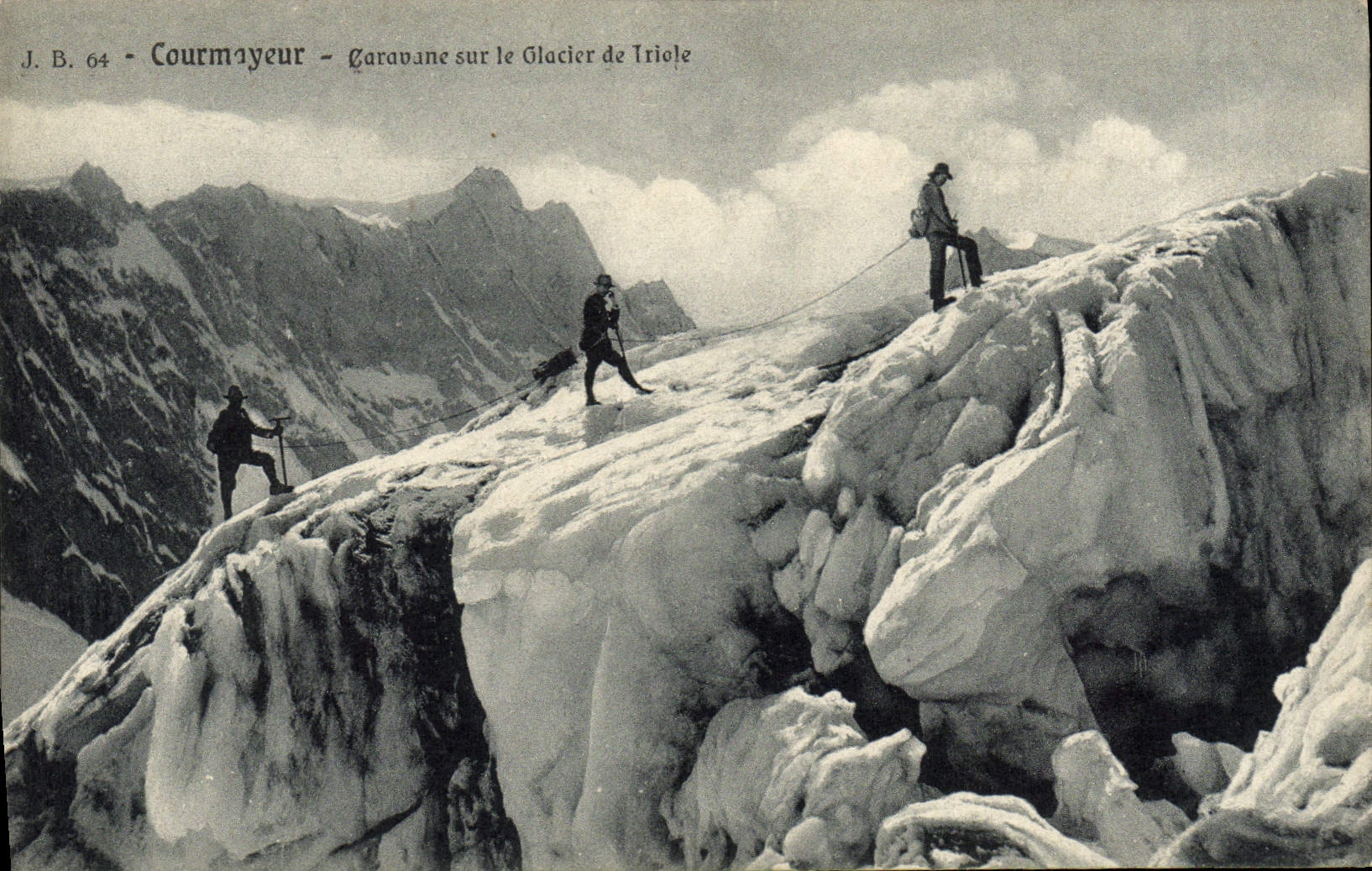 Courmayeur — Caravane sur le Glacier de Triole — J. B. 64