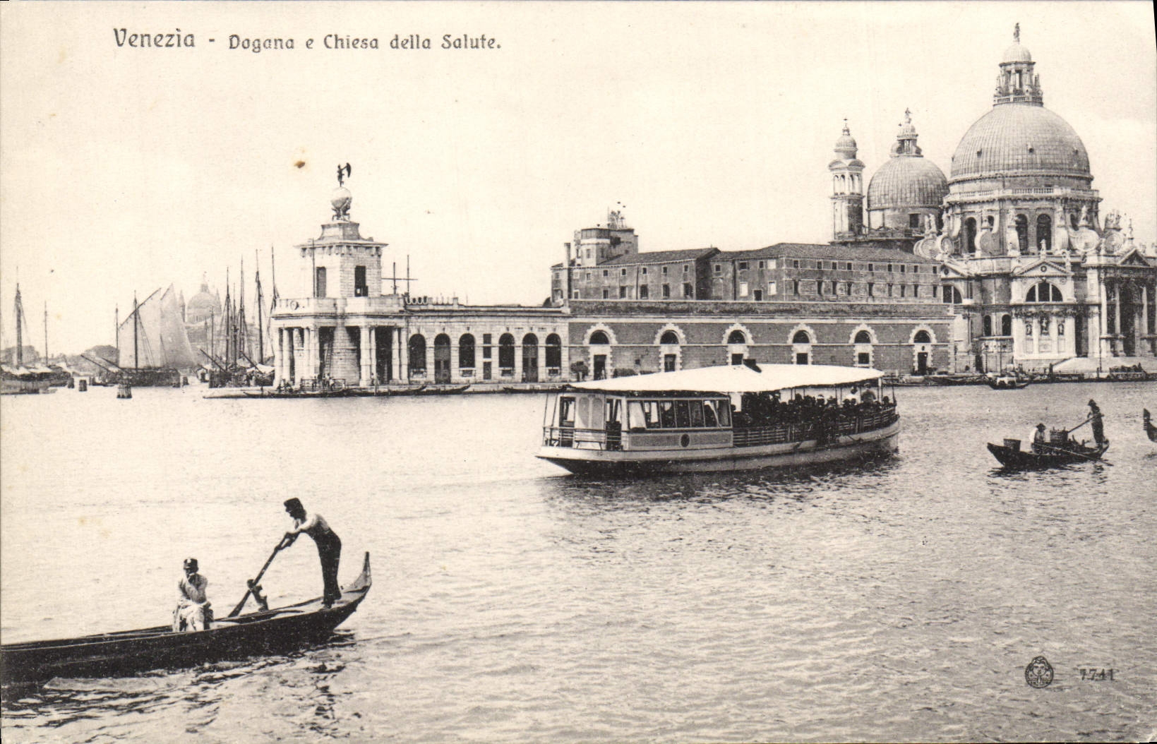 CPA Venezia Dogana E Chiesa Della Salute Bateaux