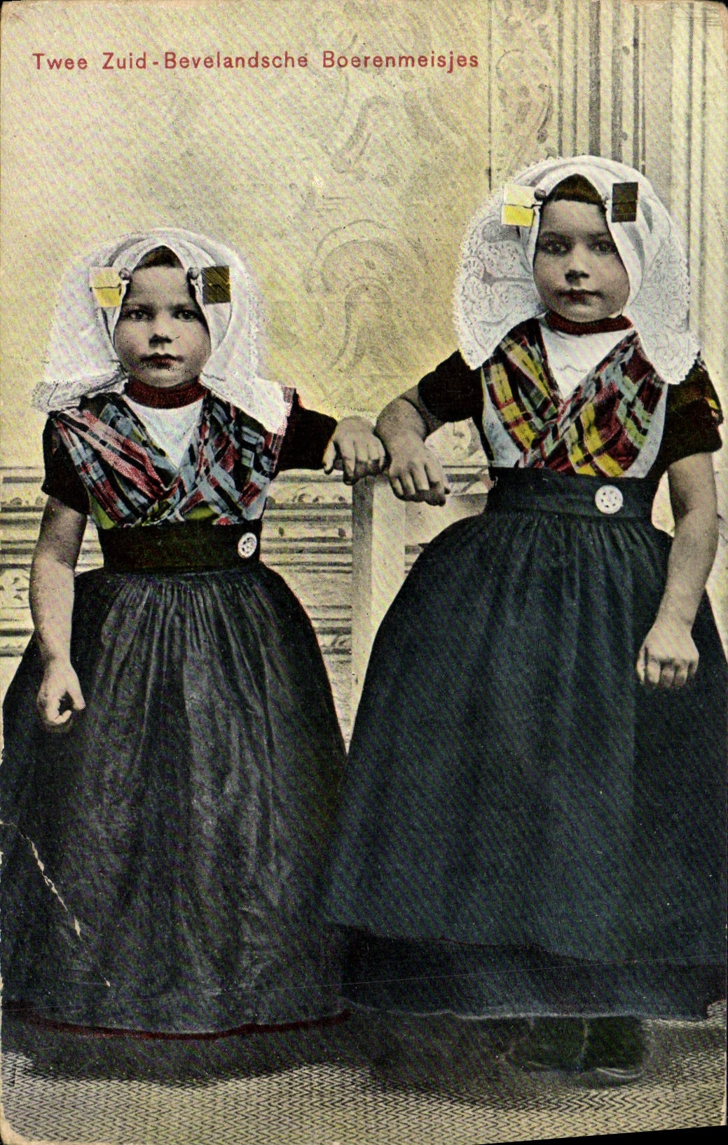 CPA Twee Zuid Bevelandsche Boerenmeisjes Enfants Folklore