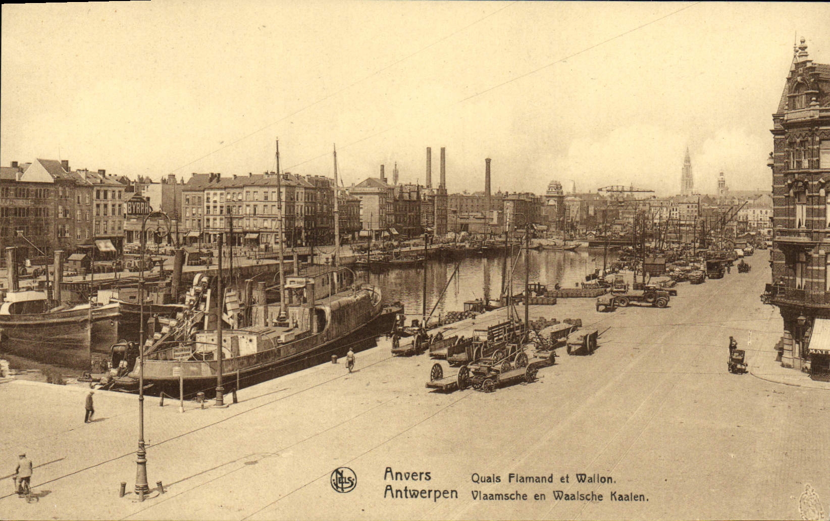 CPA Anvers Quais Flamand et Wallon Bateaux