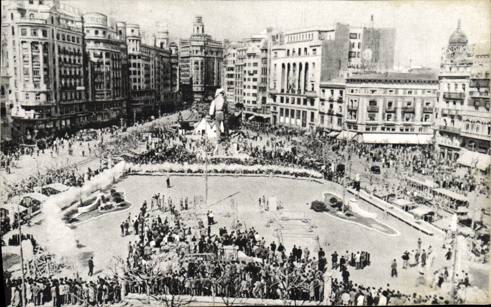 CPA Valencia Plaza del Caudillo en dia de Falla