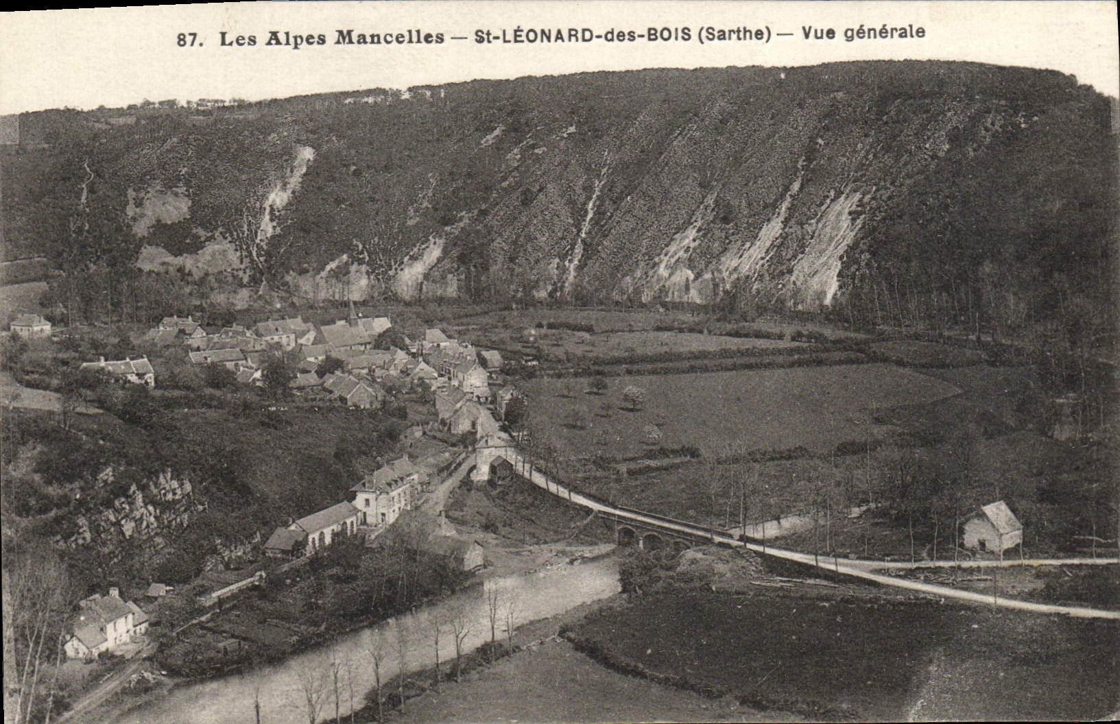CPA St Leonard Des Bois Vue Generale