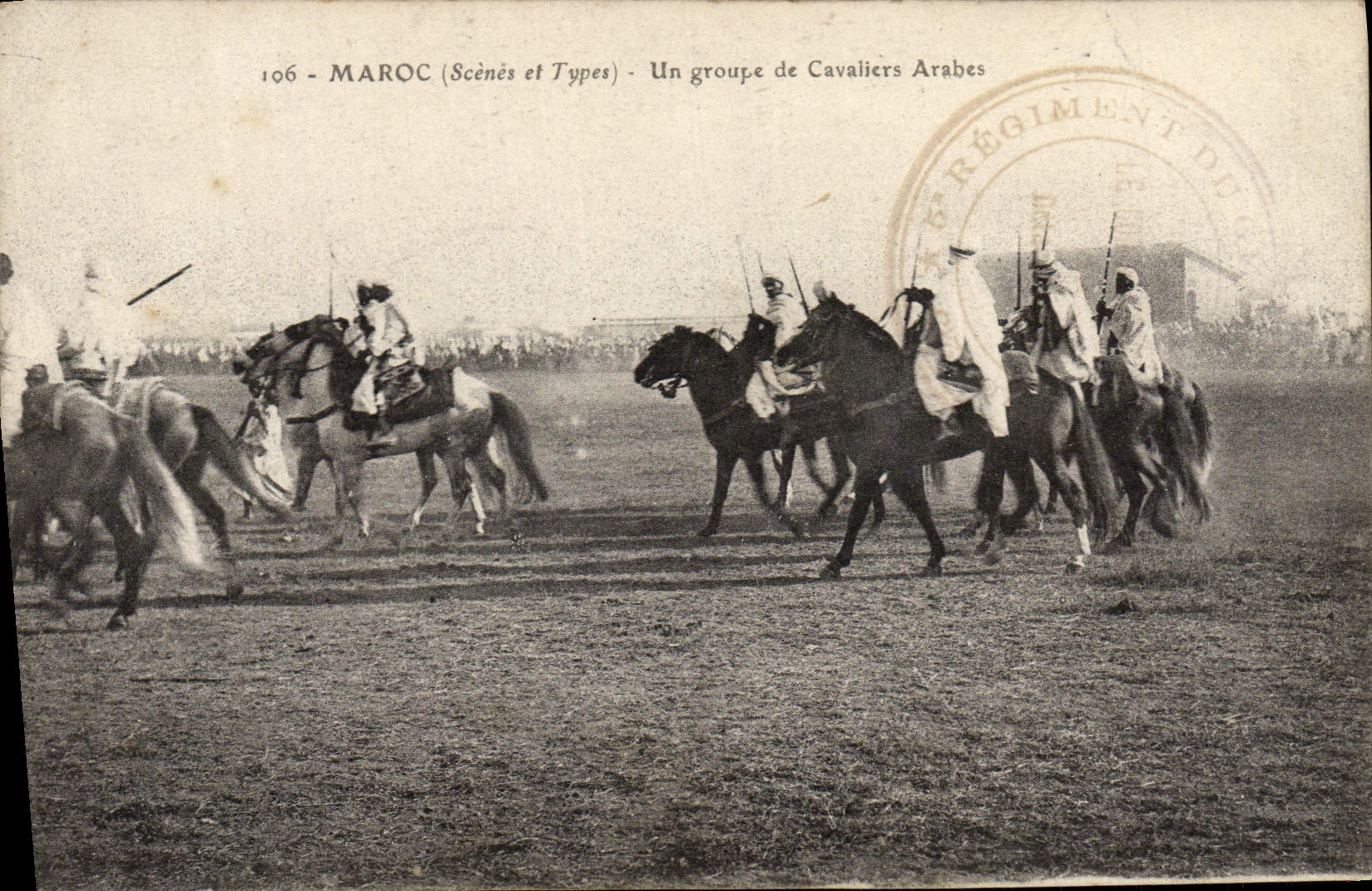 CPA Maroc Un Groupe De Cavaliers Arabes Chevaliers Fantasie