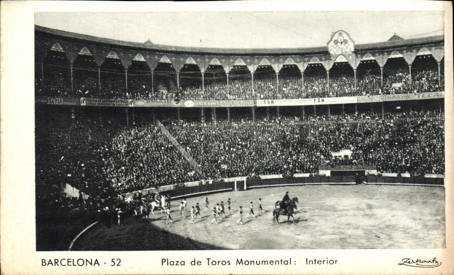 CPA Barcelona Plaza De Toros Monumental Interior Corrida
