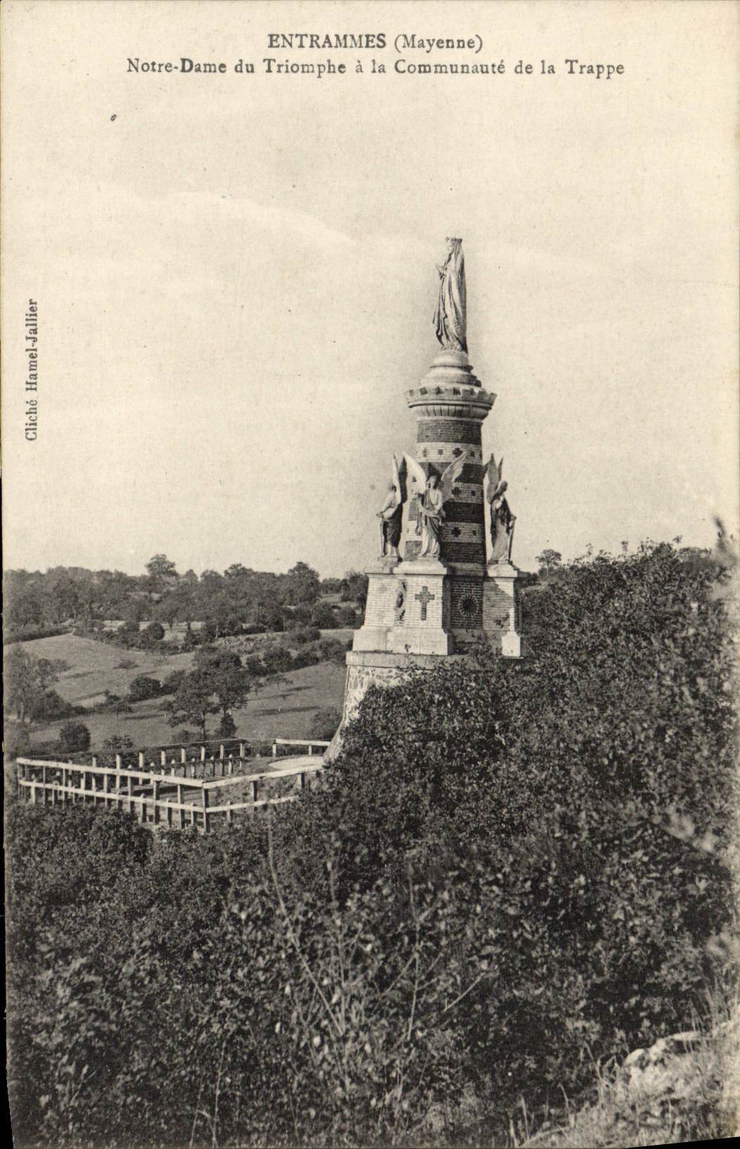 CPA Entrammes Notre Dame du Triomphe a la Communaute de la Trappe