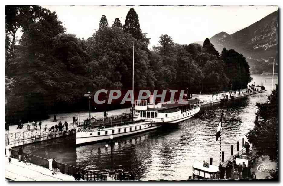 Lac d'Annecy — Le Port et le Mont Veyrier — C.A.P. Paris