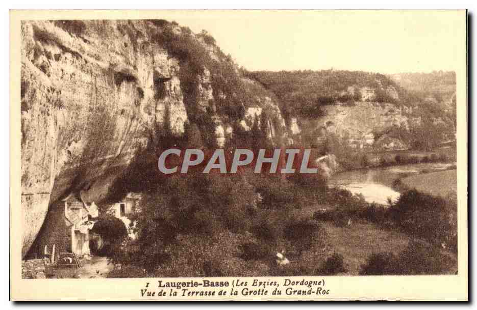 Laugerie-Basse (Les Eygies, Dordogne) — Vue de la Terrasse de la Grotte du Grand-Roc