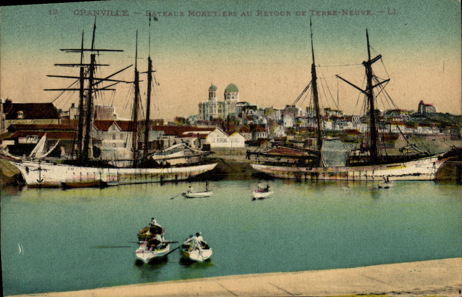 Granville — Bateaux Morutiers au Retour de Terre-Neuve — LL